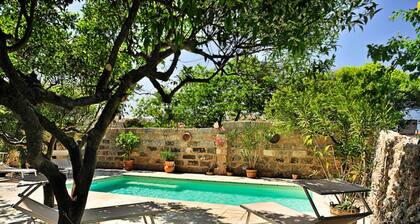 *****Historic 1700 Villa in village near sea. Pool gardens WiFi A/C Solar P.