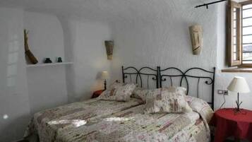 2 dormitorios, tabla de planchar con plancha, wifi gratis y ropa de cama