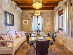 Dining - Azure villa - Three Bedroom Villa, Sleeps 7 (Platanias)