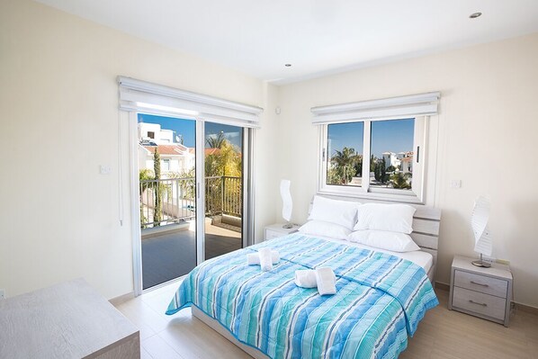 4 bedrooms, in-room safe, iron/ironing board, travel cot