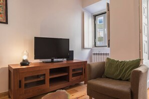 TV - A Pearl Graceland Lisbon (Lisboa)