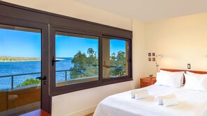 5 bedrooms, in-room safe, desk, iron/ironing board