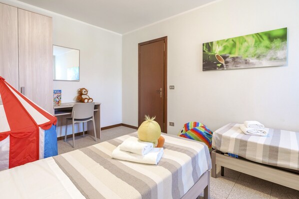 1 bedroom, in-room safe, free WiFi, bed sheets