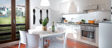 Fridge, microwave, oven, dishwasher