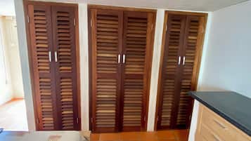 2 Schlafzimmer, Zimmersafe, Schreibtisch, kostenloses WLAN