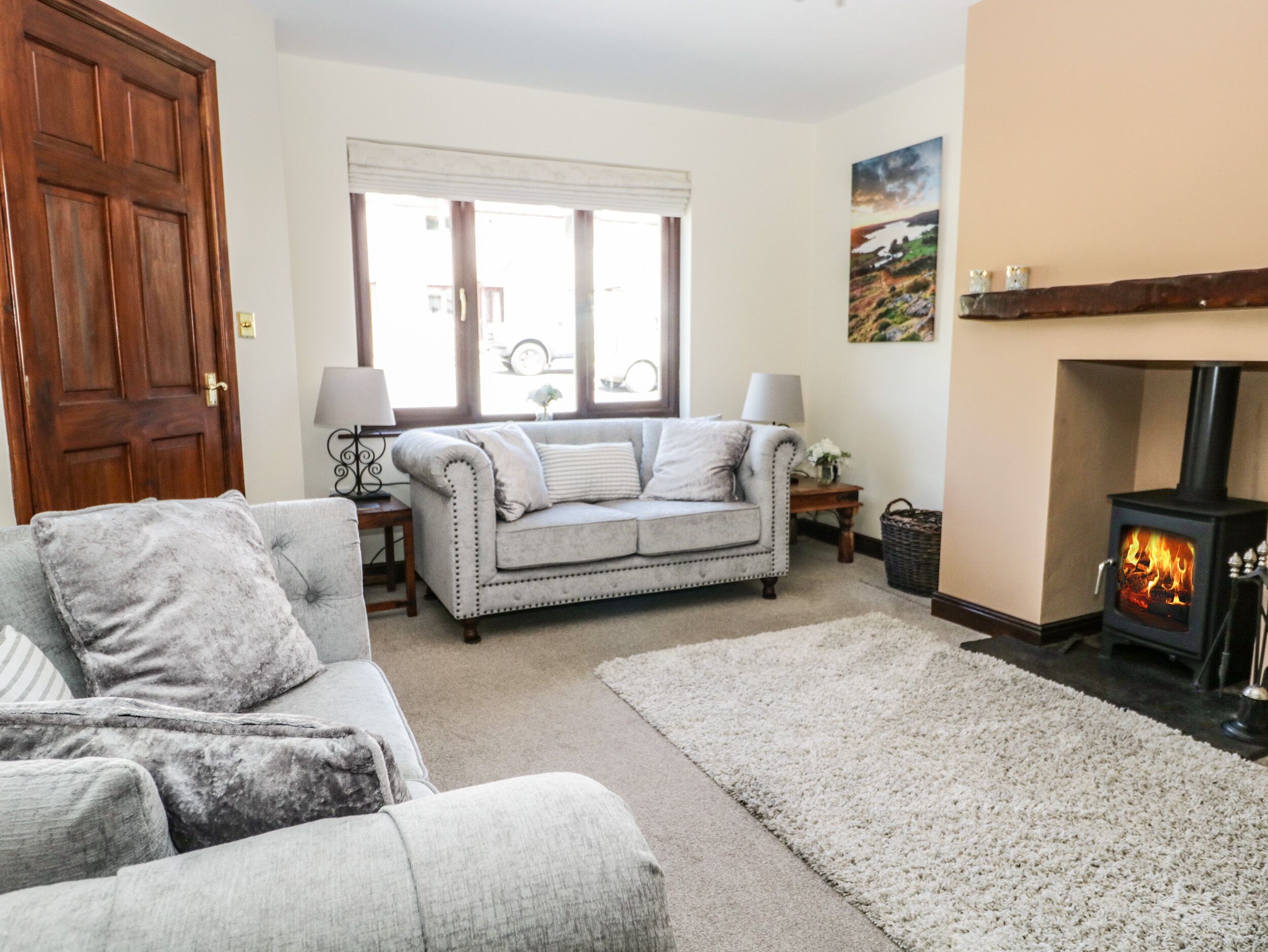 GRIMBLES COTTAGE, family friendly, with open fire in Backbarrow