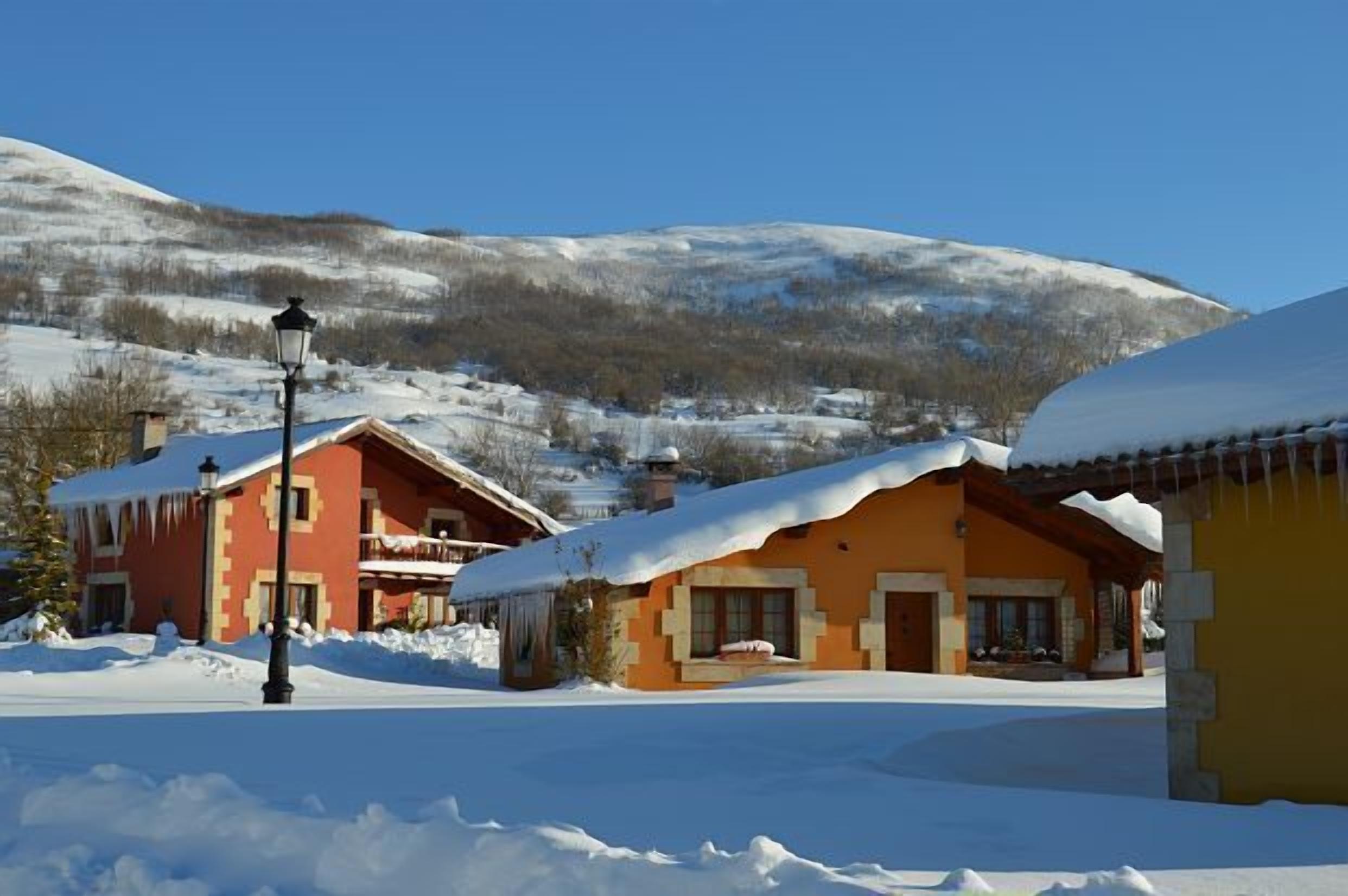 CASUCAS RURALES  " LA GUARIZA"                (alquiler integro)