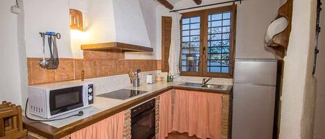 Refrigerador, microondas, horno, placa de cocina