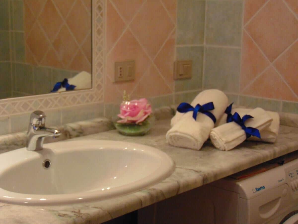 A silent and reserved garden with view on the sea