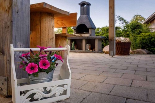 Ferienhaus Feldberg: Sauna, Whirlpool, Kamin, Wlan, BBQ, eingezäunt, Spielplatz, Skipiste