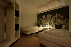 Iron/ironing board, WiFi, bed sheets - Apartment in the heart of Kreuzberg, loft,art,pubs,bars,nightlife,WiFi,up to 4 persons (Bezirk Friedrichshain-Kreuzberg)