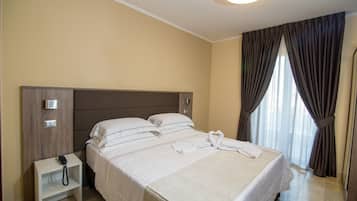 Camera Comfort con letto matrimoniale o 2 letti singoli | Biancheria da letto di alta qualità, una cassaforte in camera