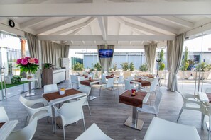 Petit déjeuner buffet compris tous les jours