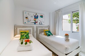 2 dormitorios, tabla de planchar con plancha, wifi gratis y ropa de cama