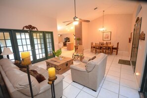 House, Multiple Beds (JUPITER * POOL*TIKI HUT*3 WATERFALLS*) | Living area