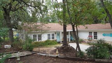 Cottage, Beberapa Tempat Tidur (Constant-Level Lake LBJ - 3 BR Sleep ) | Bagian depan properti