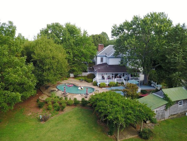 Chalet, Multiple Beds (7 BR Manor Near Appomattox and Lynchb) | Aerial view
