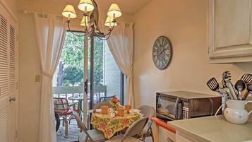 Condo, Multiple Beds (Seabrook Condo with Serene Views) | In-room dining