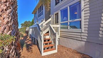 Condo, Multiple Beds (Seabrook Condo with Serene Views) | Property grounds