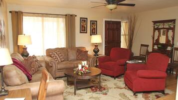 Rumah, Beberapa Tempat Tidur (Mi Linda Casita) | Ruang keluarga | TV, pemutar DVD, dan film berbayar