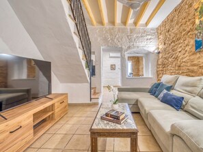TV, fireplace - Mallorquin house Corro Sant Jaume Alcudia (Alcudia)
