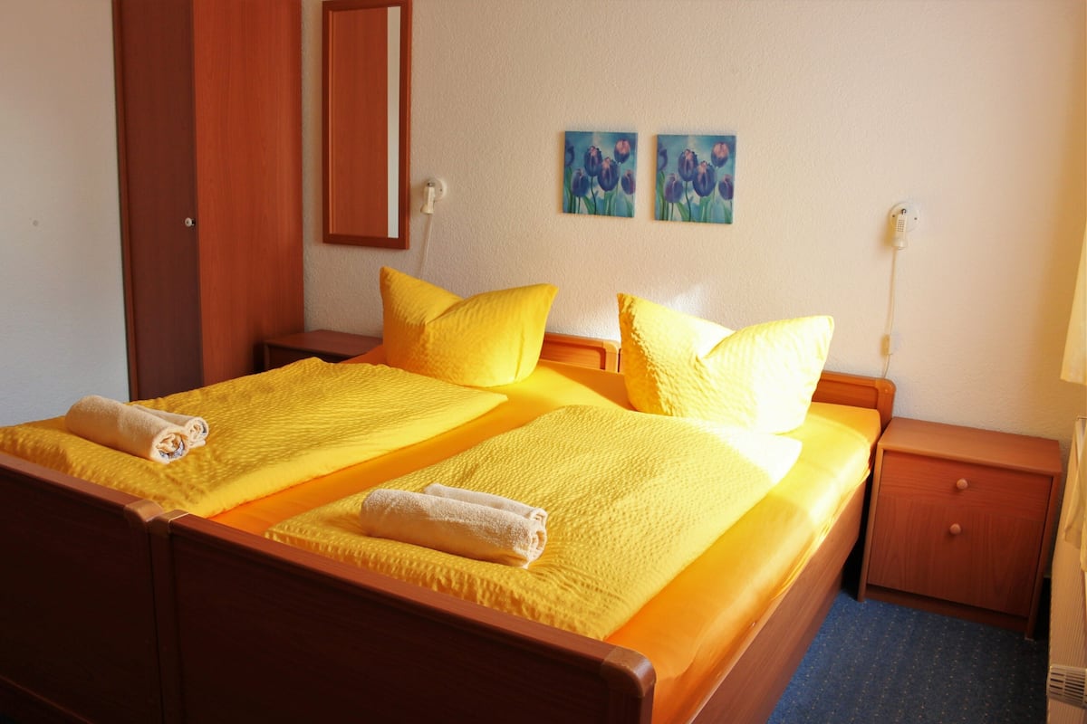 Kamar Double | Meja kerja, tempat tidur bayi gratis, dan Wi-Fi gratis