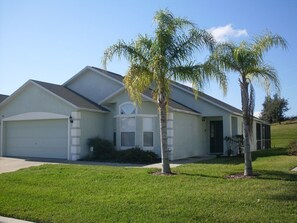 ヴィラ ベッド (複数台) (Holiday by Disney (Pool, Netflix, Gol) | 施設の敷地