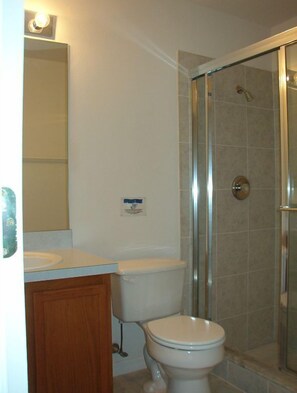 Villa, Multiple Beds (Holiday by Disney (Pool, Netflix, Gol) | Bathroom