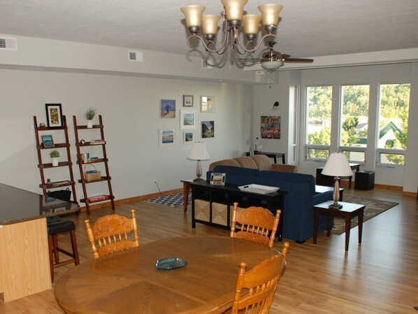 Condo, Multiple Beds (Downtown Condo with LAKE & BAY VIEW) | In-room dining - Betsie Harbor Lodging (Frankfort)