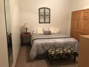 Lägenhet - flera sängar (Downtown Condo with LAKE & BAY VIEW) | 2 sovrum