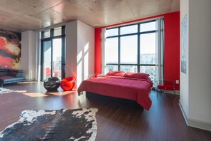 Condo, 1 King Bed (STUNNING LAKE EOLA VIEW SKY-RISE PENT) | 1 bedroom - 55 W #3005 (Orlando)