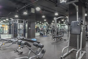 Condo, 1 King Bed (STUNNING LAKE EOLA VIEW SKY-RISE PENT) | Gym