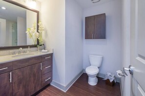 Condo, 1 King Bed (STUNNING LAKE EOLA VIEW SKY-RISE PENT) | Bathroom - 55 W #3005 (Orlando)