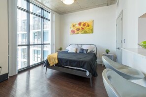 Huoneisto, 1 keskisuuri parisänky (5-STAR DOWNTOWN PENTHOUSE SKYLOFT! - ) | 1 makuuhuone