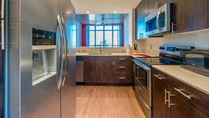Condo, 1 très grand lit (WOW!!! LAKE EOLA VIEW SKY-RISE PENTHO) | Cuisine privée