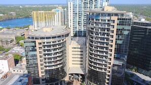 Condo, 1 très grand lit (WOW!!! LAKE EOLA VIEW SKY-RISE PENTHO) | Façade de l’hébergement 