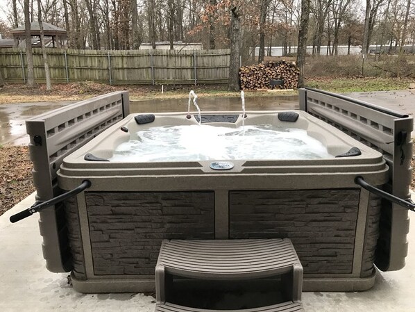 House, Multiple Beds (Family friendly lake house located at) | Outdoor spa tub - Family Friendly Lake House Located at Mid-west arm of Lake Fork (Quitman)