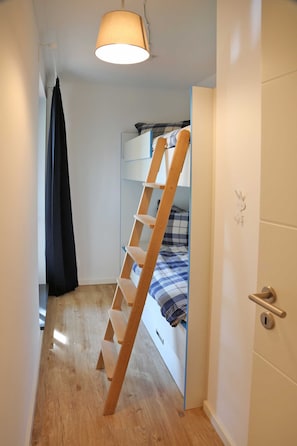 2 slaapkamers, reisbedje, wifi