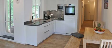 Køleskab, mikrobølgeovn, ovn, opvaskemaskine