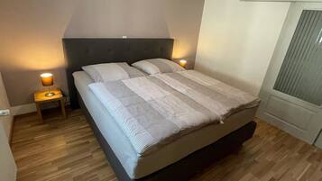 2 Schlafzimmer, Bügeleisen/Bügelbrett, kostenloses WLAN, Bettwäsche