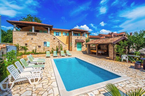 Luxueuse villa avec jacuzzi et piscine privée