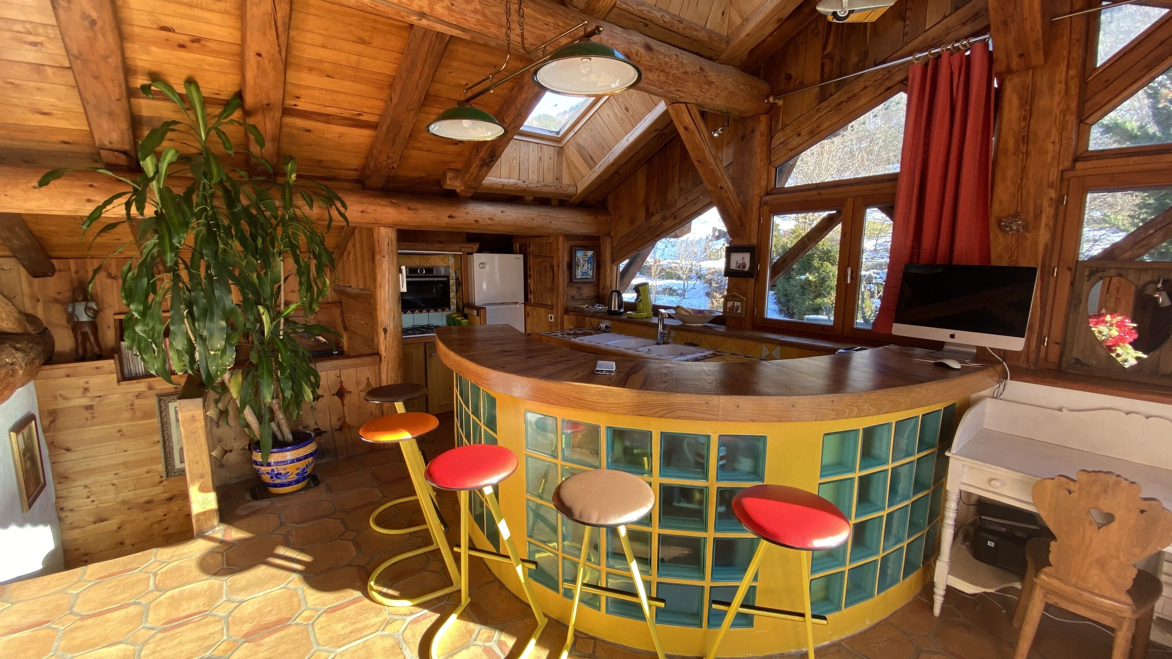 Individual cabin for renting winter sports.