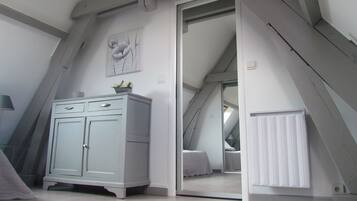 4 Schlafzimmer, schallisolierte Zimmer, Bügeleisen/Bügelbrett