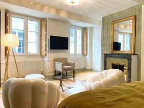 1 bedroom, desk, iron/ironing board, travel cot - Charming apartment in the heart of the historic center (Tours)