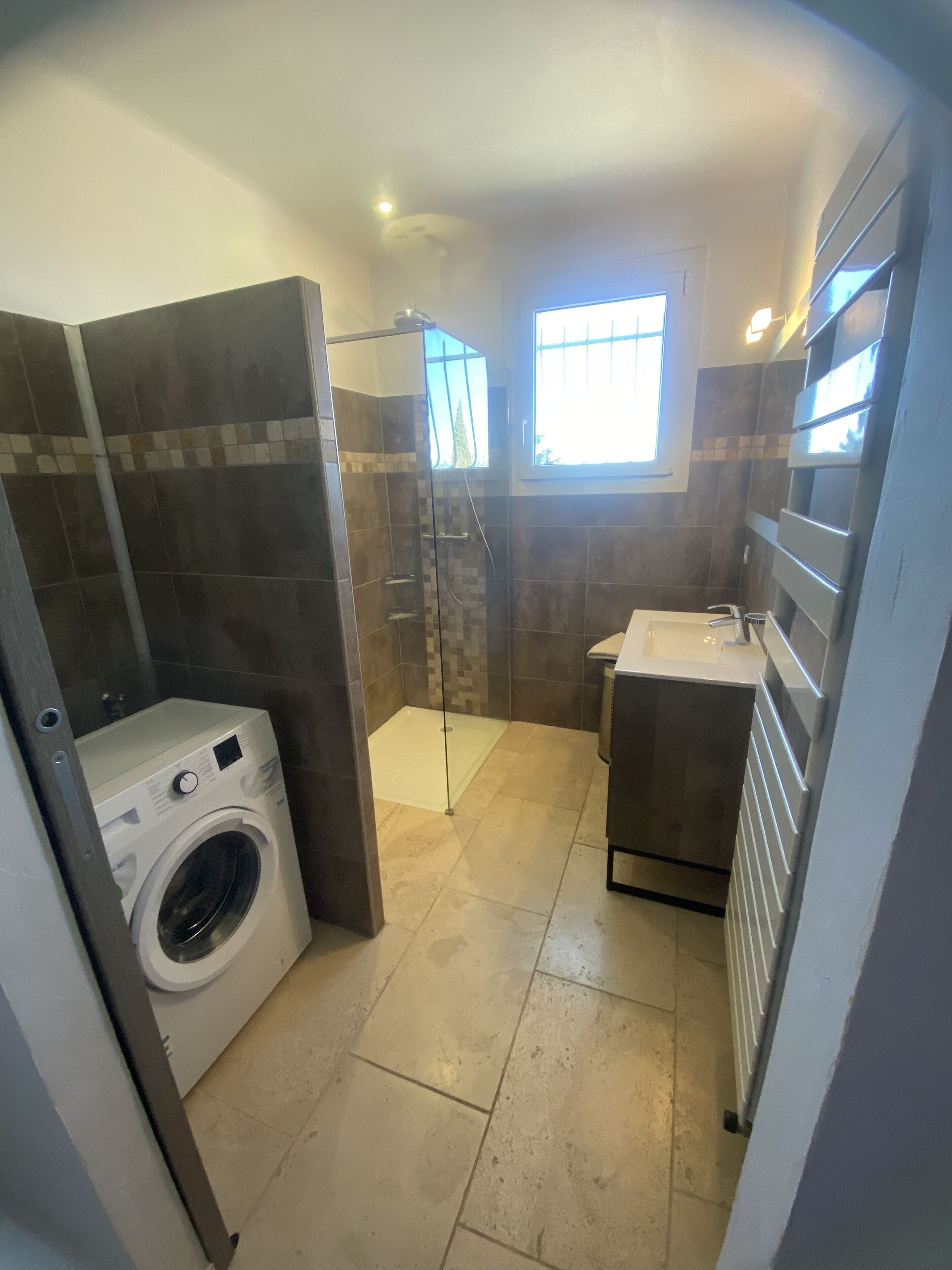 la Roseraie au coeur du Luberon avec piscine