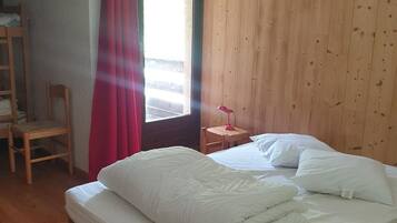 4 soveværelser, strygejern/strygebræt