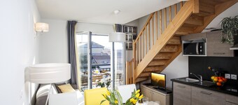 Beautiful, warmly decorated apartment-1st line sea-Pool