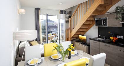 Beautiful, warmly decorated apartment-1st line sea-Pool