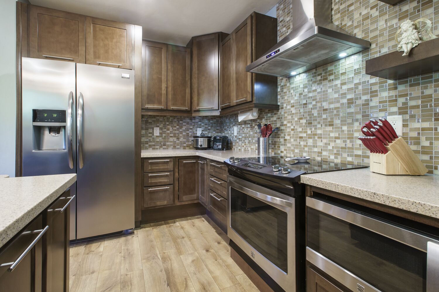 Refrigerador, microondas, horno y parrilla de estufa 