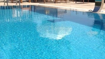 室外泳池